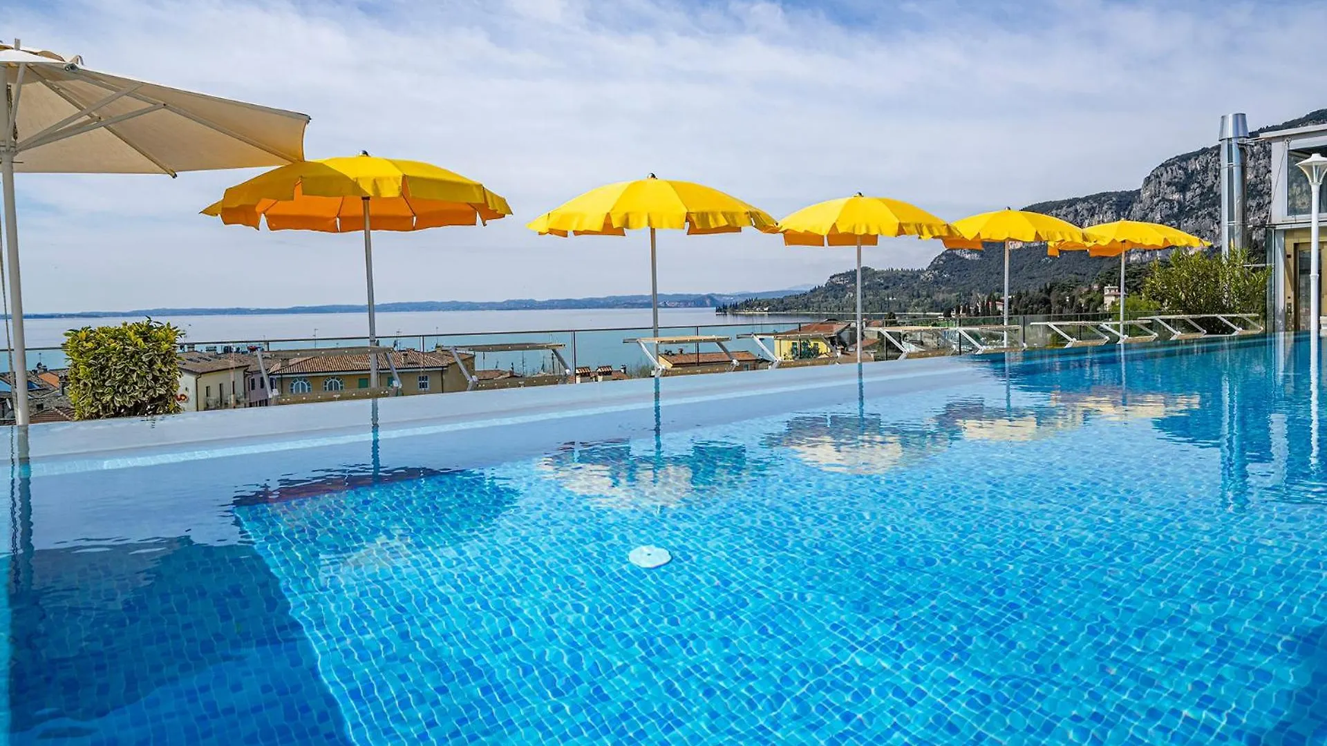 Sky Pool Hotel Sole Garda Garda   Garda (Verona)