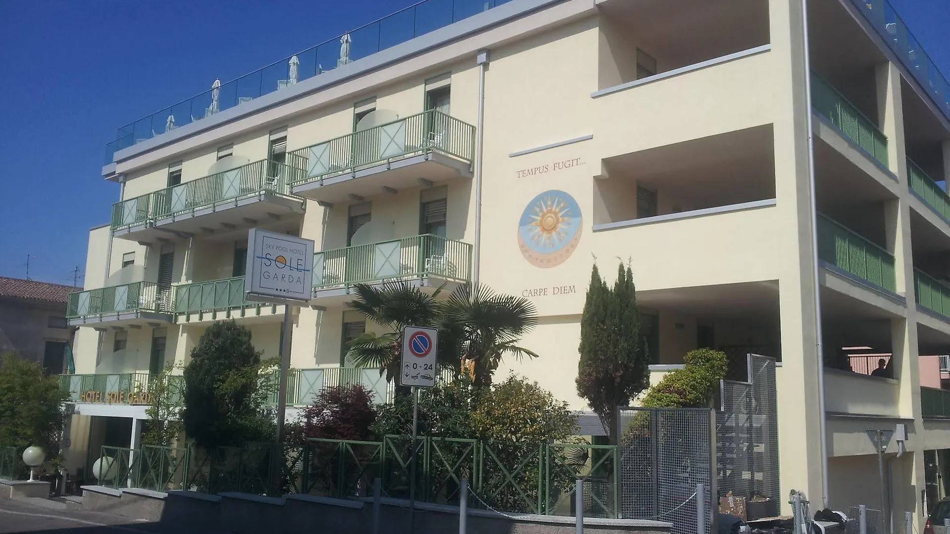 Sky Pool Hotel Sole Garda Garda  Italien