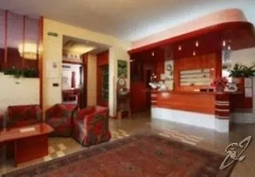 ****  Sky Pool Hotel Sole Garda Garda  Italien
